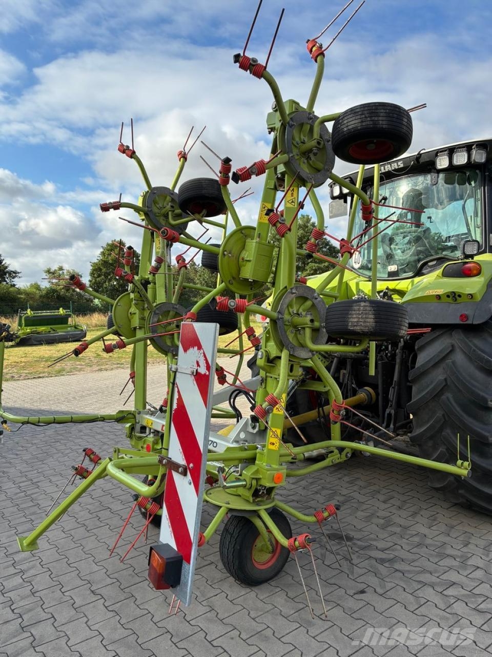 CLAAS Volto 870 Raker og høyvendere