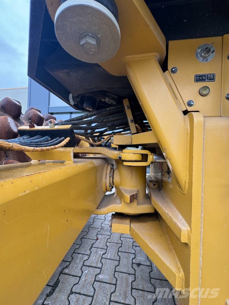 CAT CP68B Soil compactors
