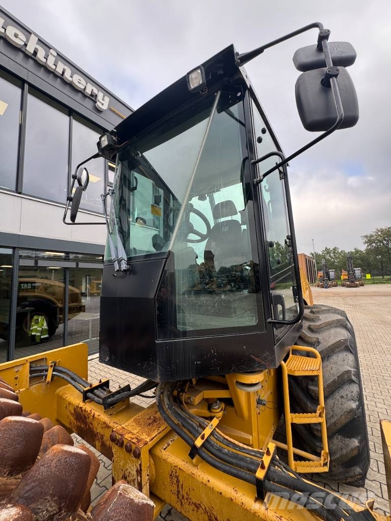 CAT CP68B Soil compactors