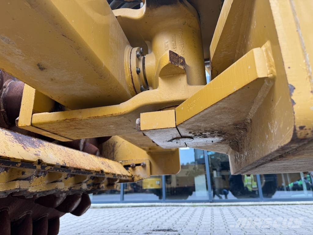 CAT CP68B Soil compactors