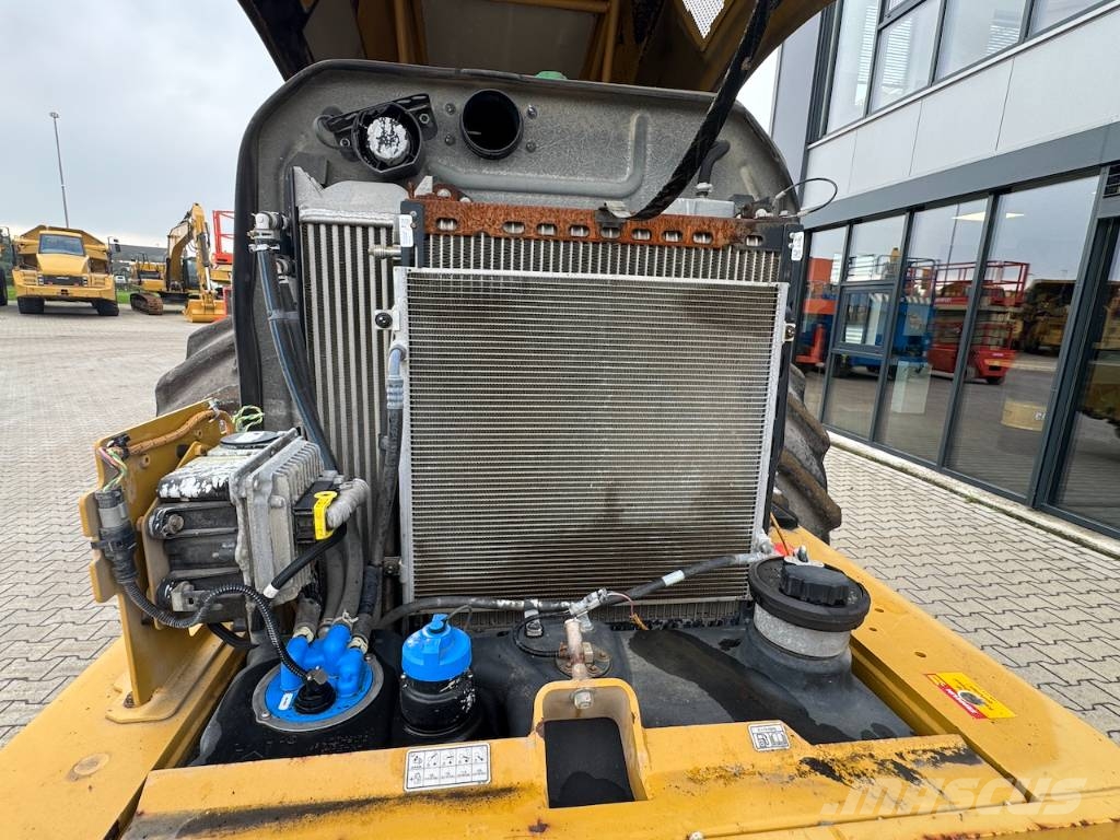 CAT CP68B Soil compactors