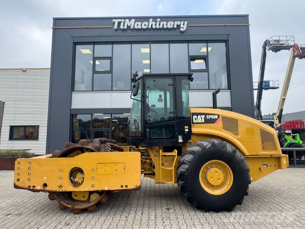 CAT CP68B Soil compactors