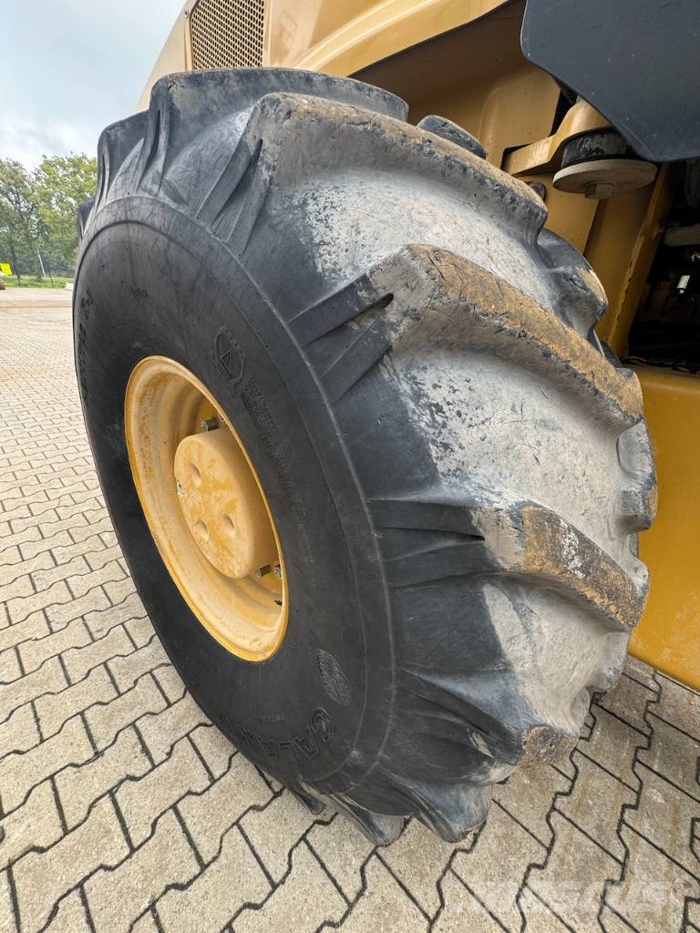CAT CP68B Soil compactors