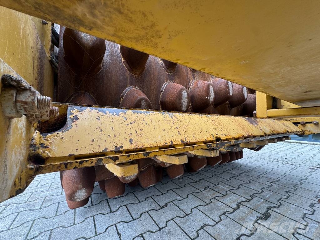 CAT CP68B Soil compactors