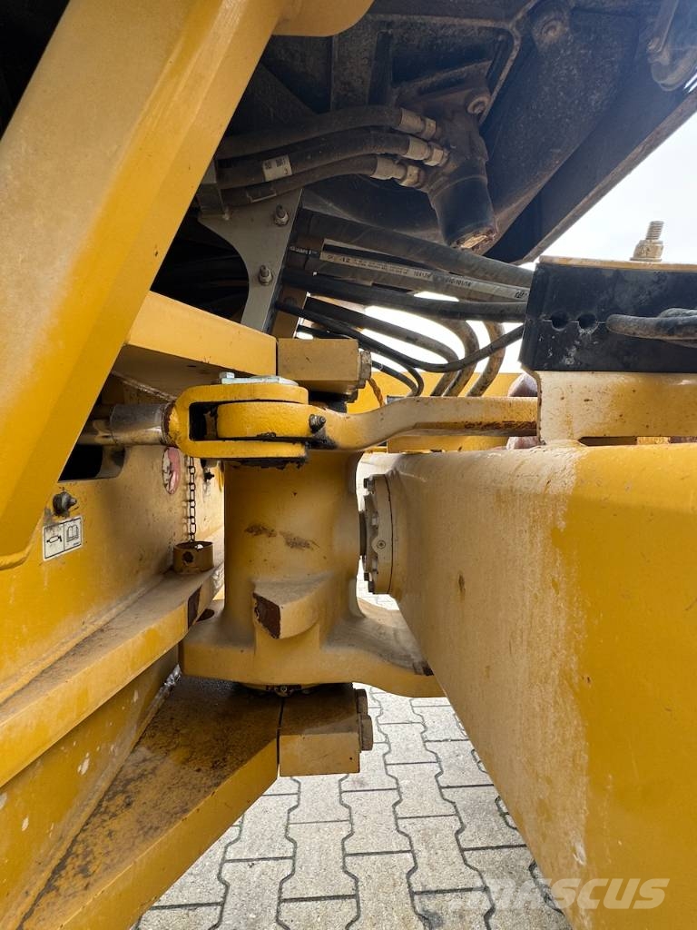 CAT CP68B Soil compactors