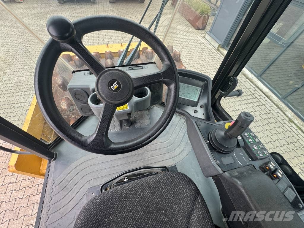 CAT CP68B Soil compactors