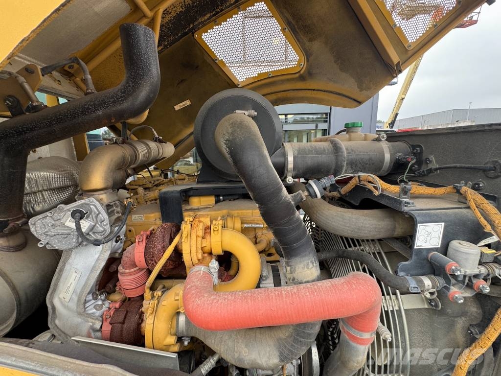 CAT CP68B Soil compactors