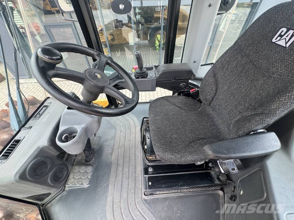 CAT CP68B Soil compactors
