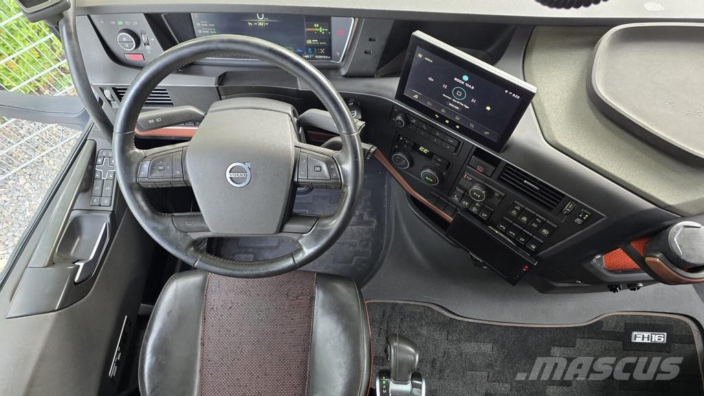 Volvo FH Puuautot