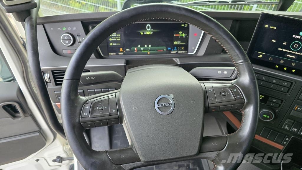 Volvo FH Puuautot
