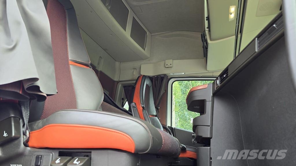 Volvo FH Puuautot