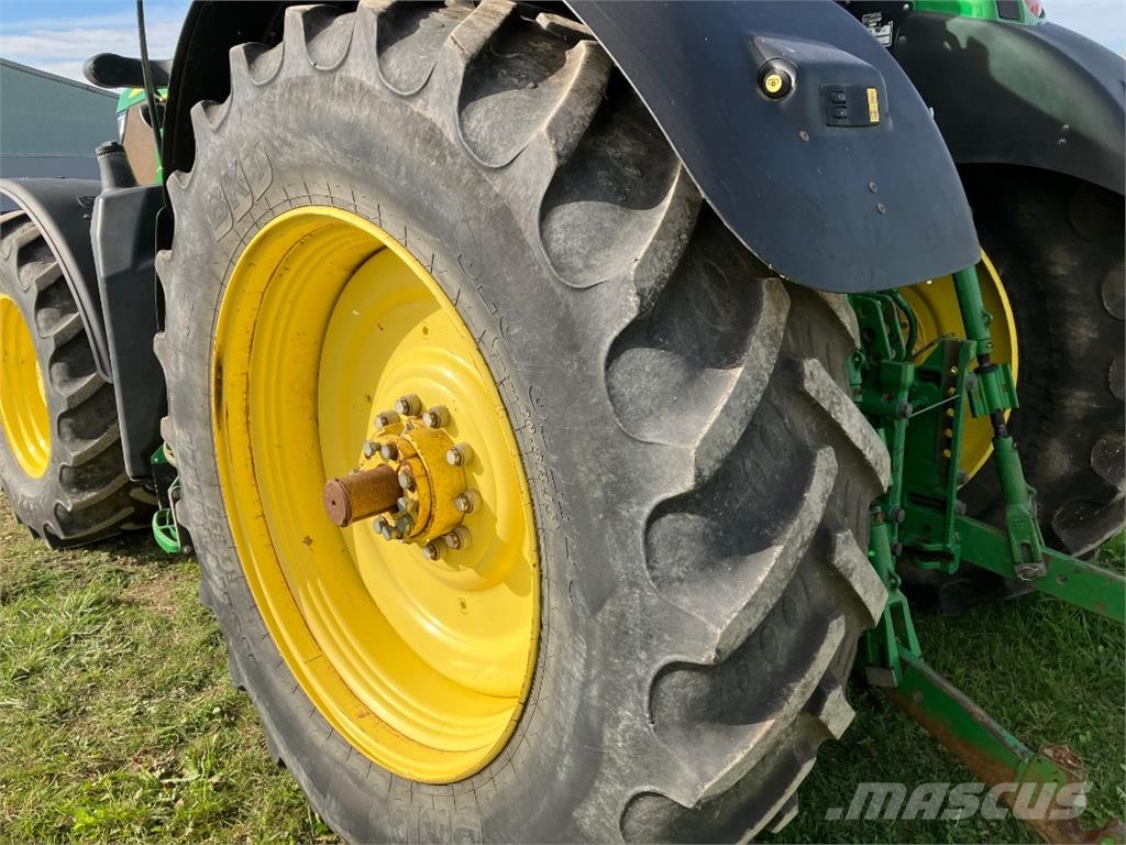 John Deere 6170R Tractoren