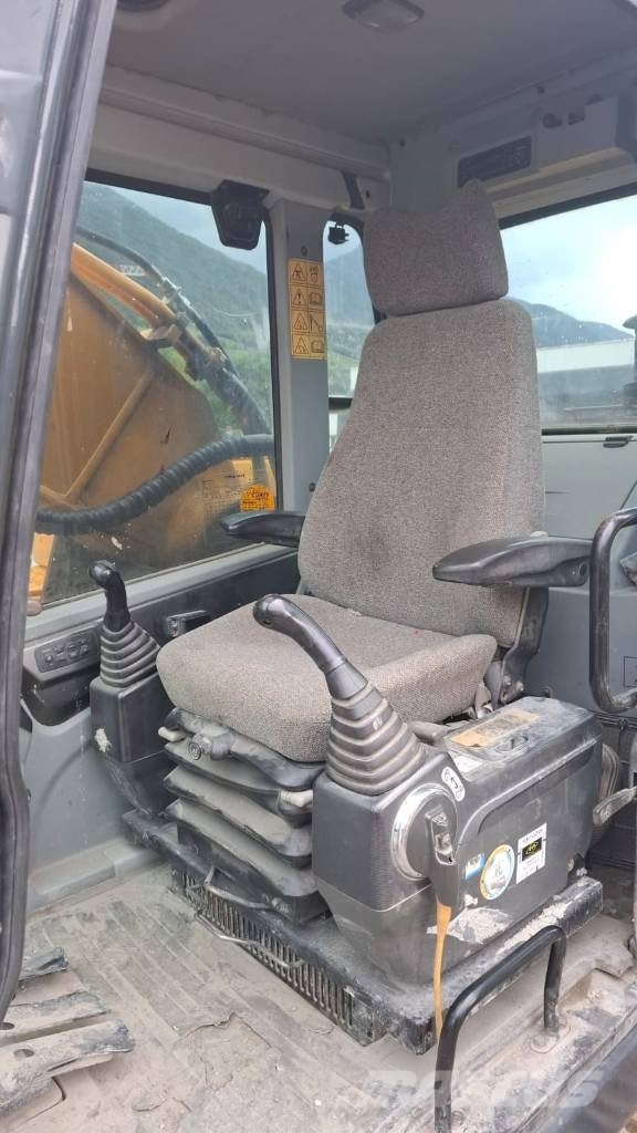 Hyundai R320LC-7A High walker Crawler excavators