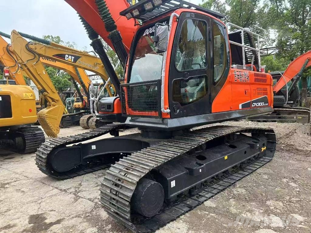 Doosan DX 300 LC Lánctalpas kotrók