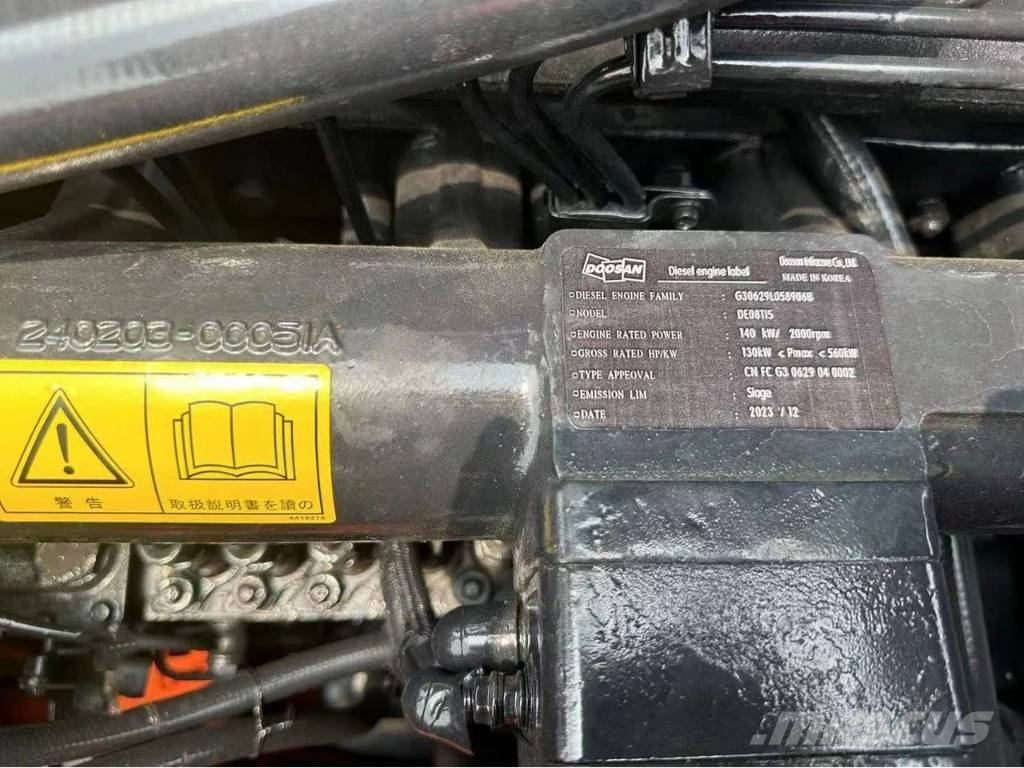 Doosan DX 300 LC Lánctalpas kotrók