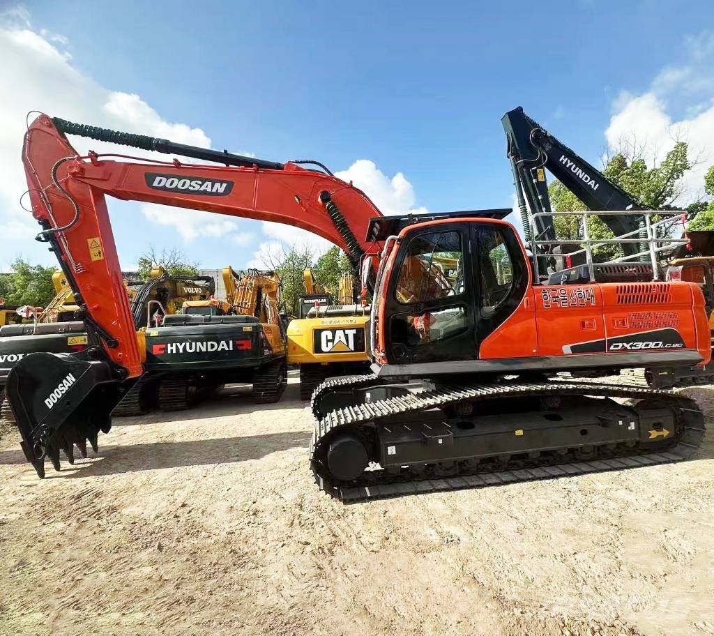 Doosan DX 300 LC Lánctalpas kotrók