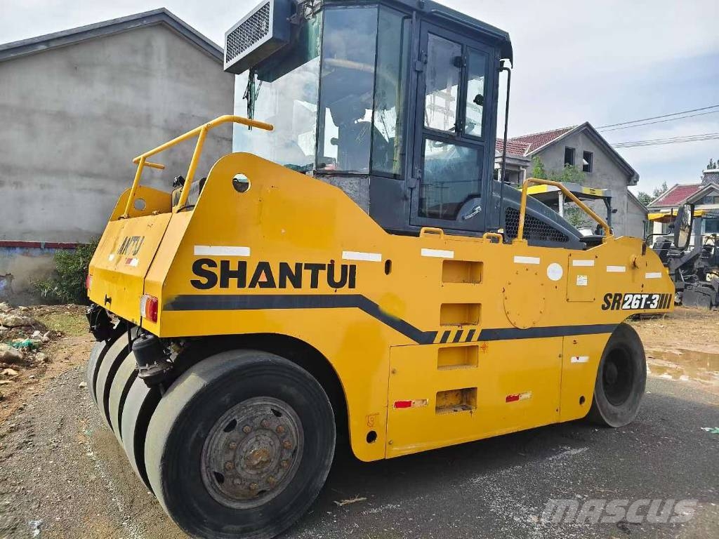 Shantui SR26T-3 Pneimatiskie veltņi