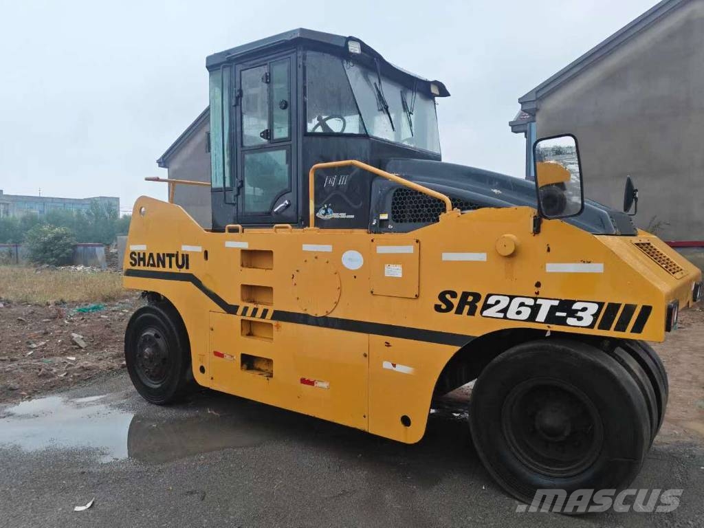 Shantui SR26T-3 Pneimatiskie veltņi