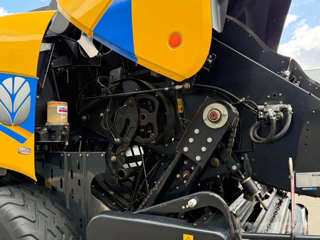 New Holland BIGBALER 1270 PLUS BigBaler 1270 Plus CropCutter V 목초 수확기