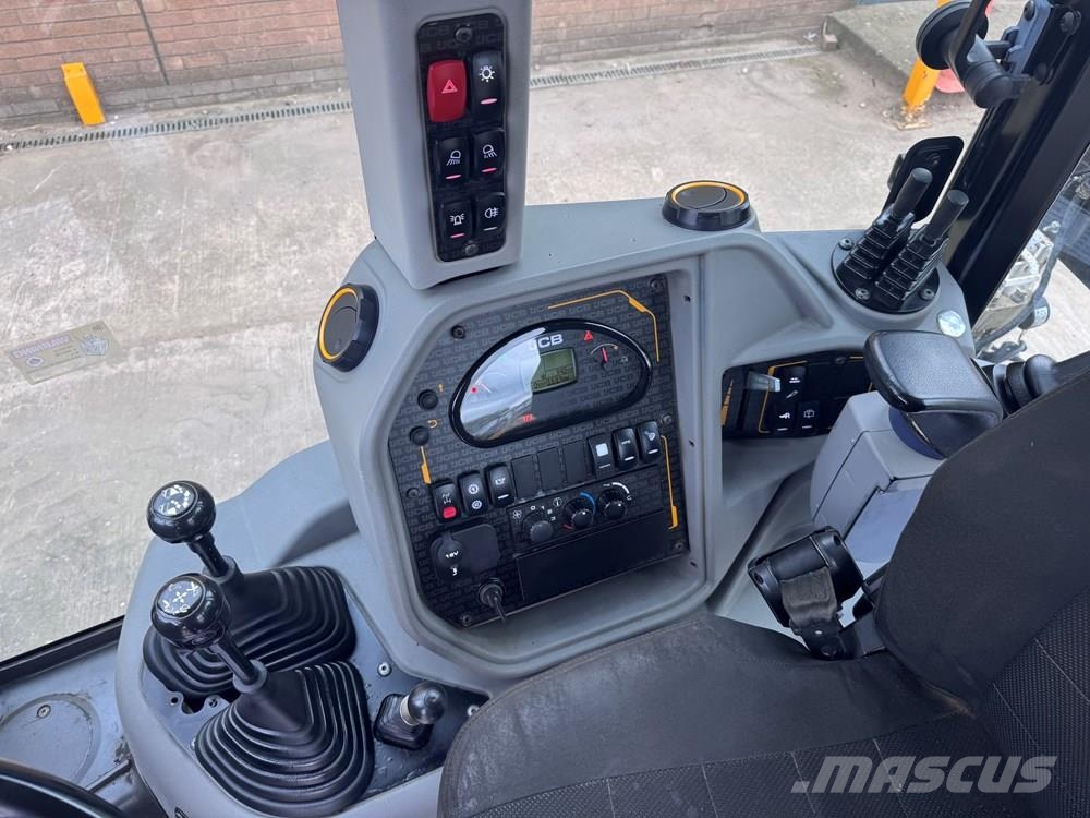 JCB 3CX COMPACT WITH BREAKER - CONSIGNED TO TCH JCB AU Baggerlader