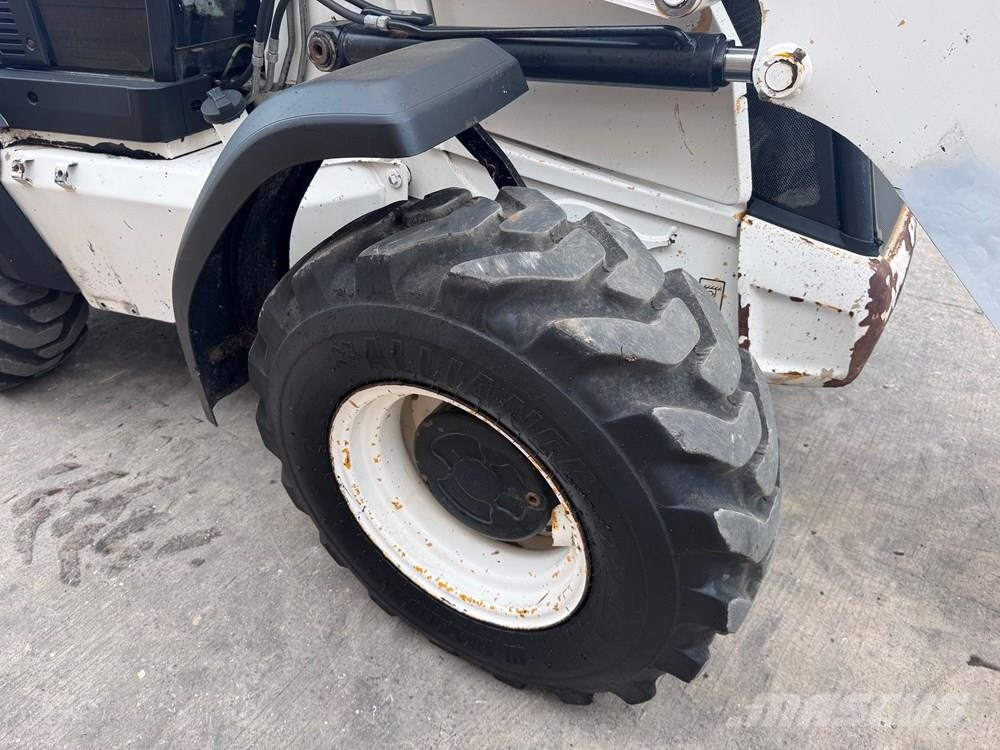 JCB 3CX COMPACT WITH BREAKER - CONSIGNED TO TCH JCB AU Baggerlader