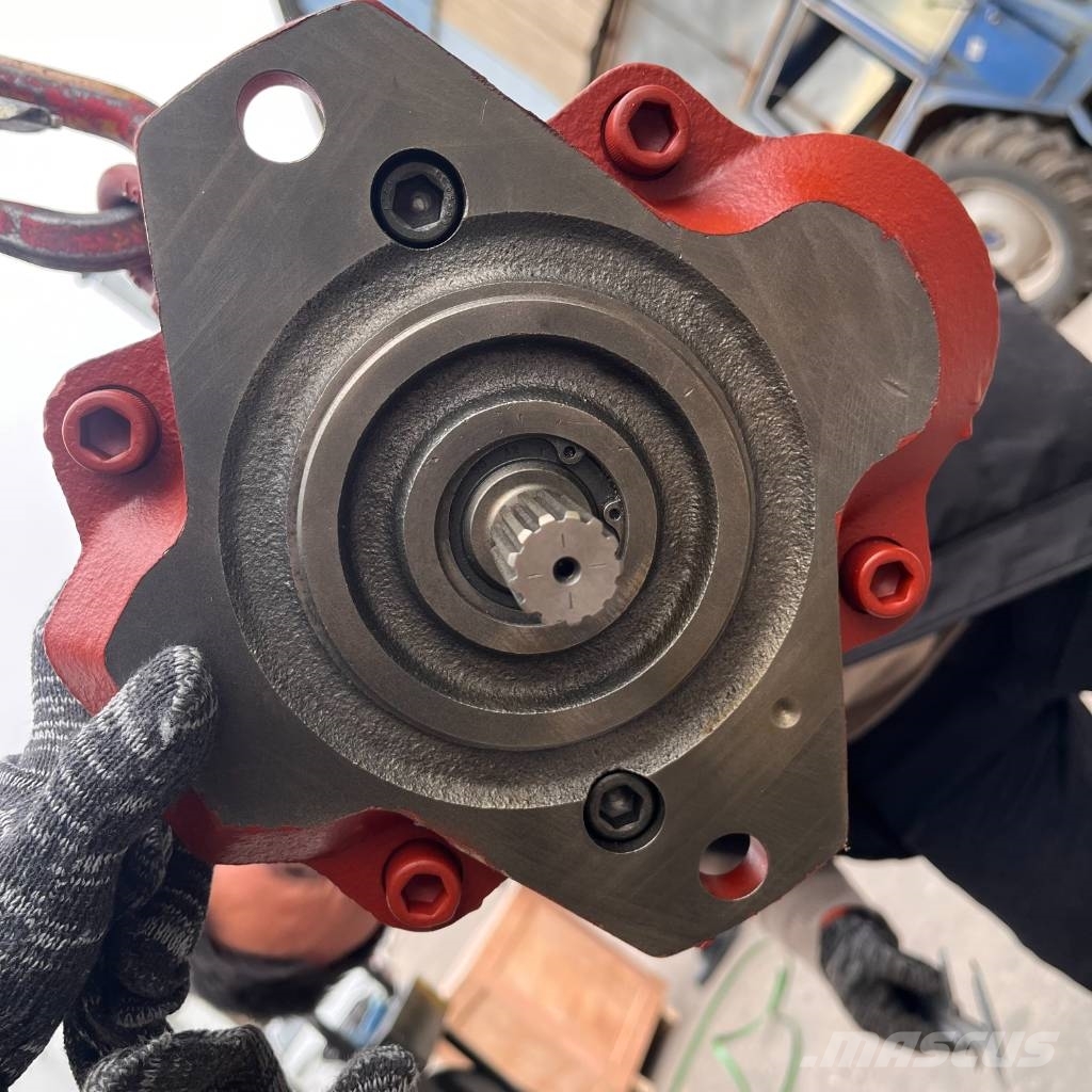 Hitachi PSVD2-27E Main Pump EX55 Hydraulic Pump Transmission