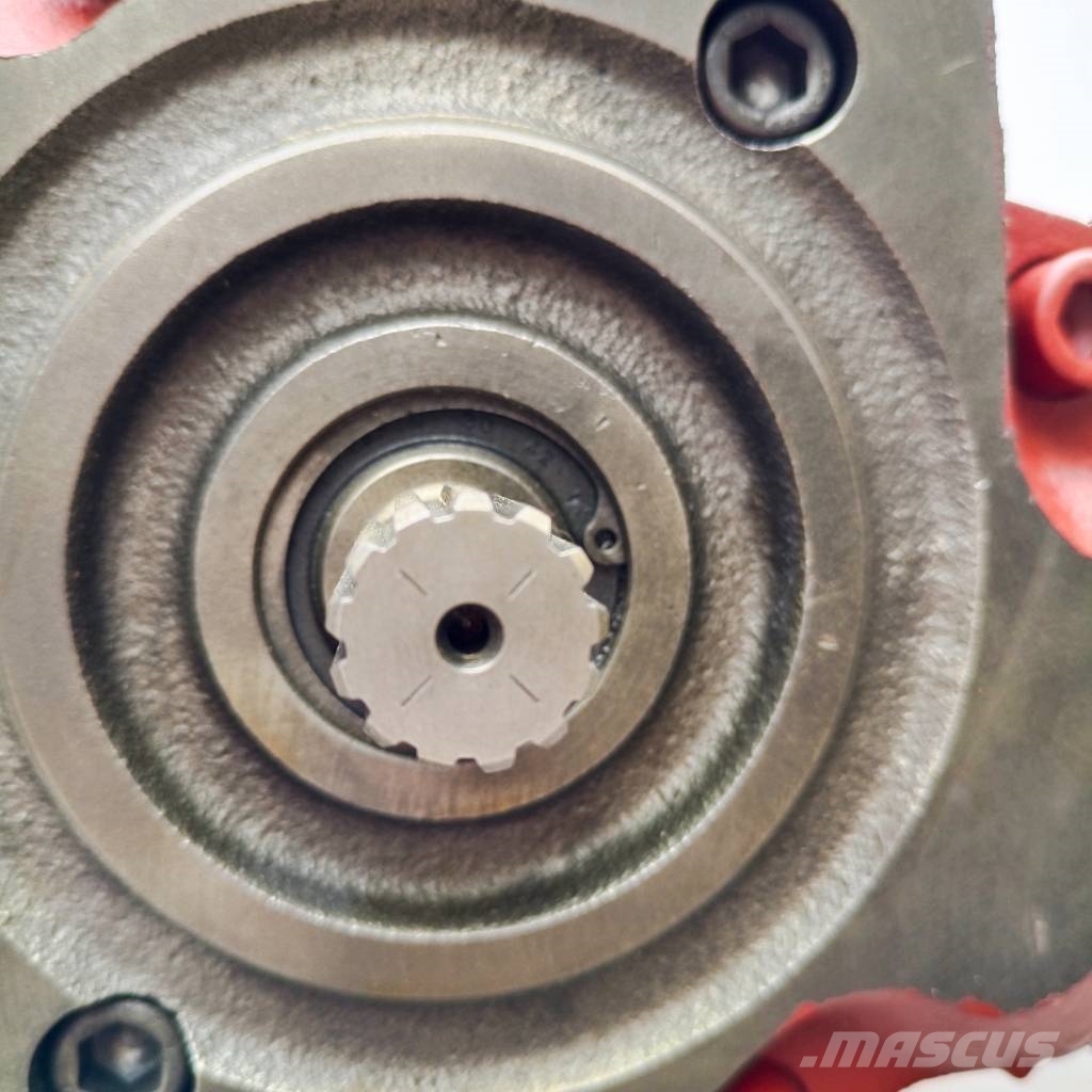 Hitachi PSVD2-27E Main Pump EX55 Hydraulic Pump Transmission