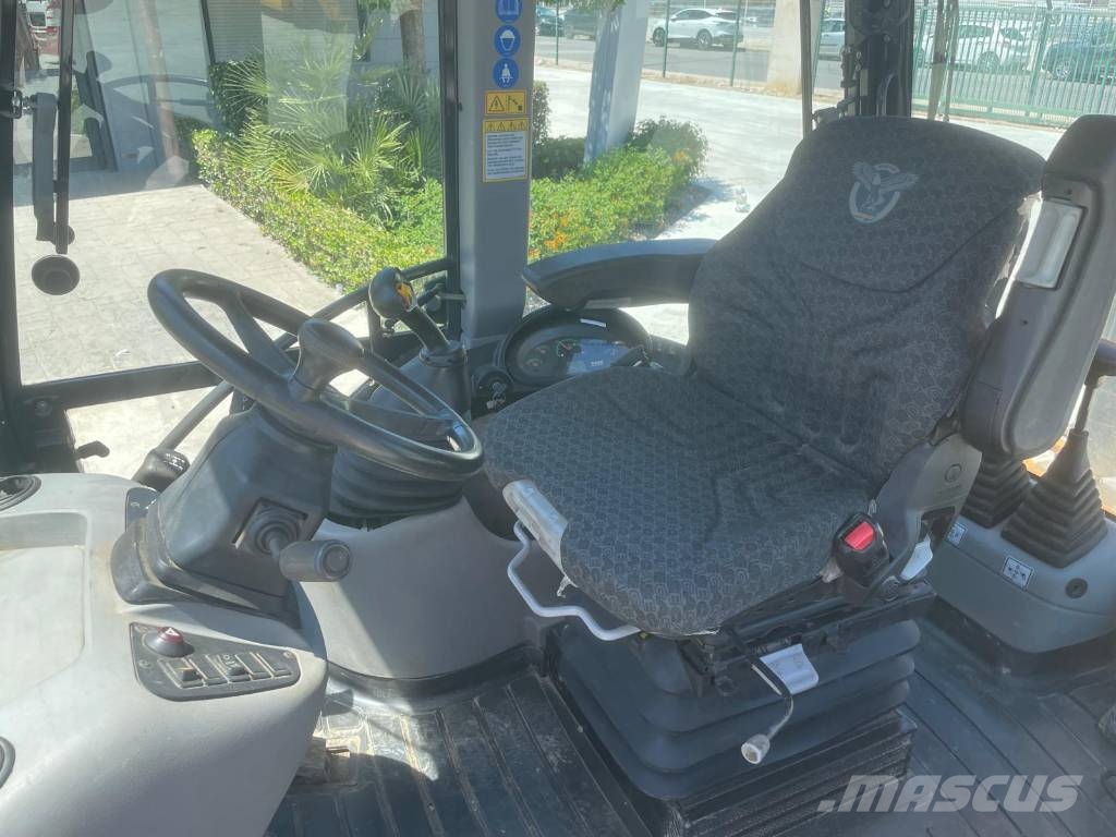 CASE 580 ST Backhoe