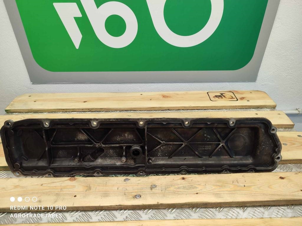 John Deere 6155R (R534105)  valve cover Motorok