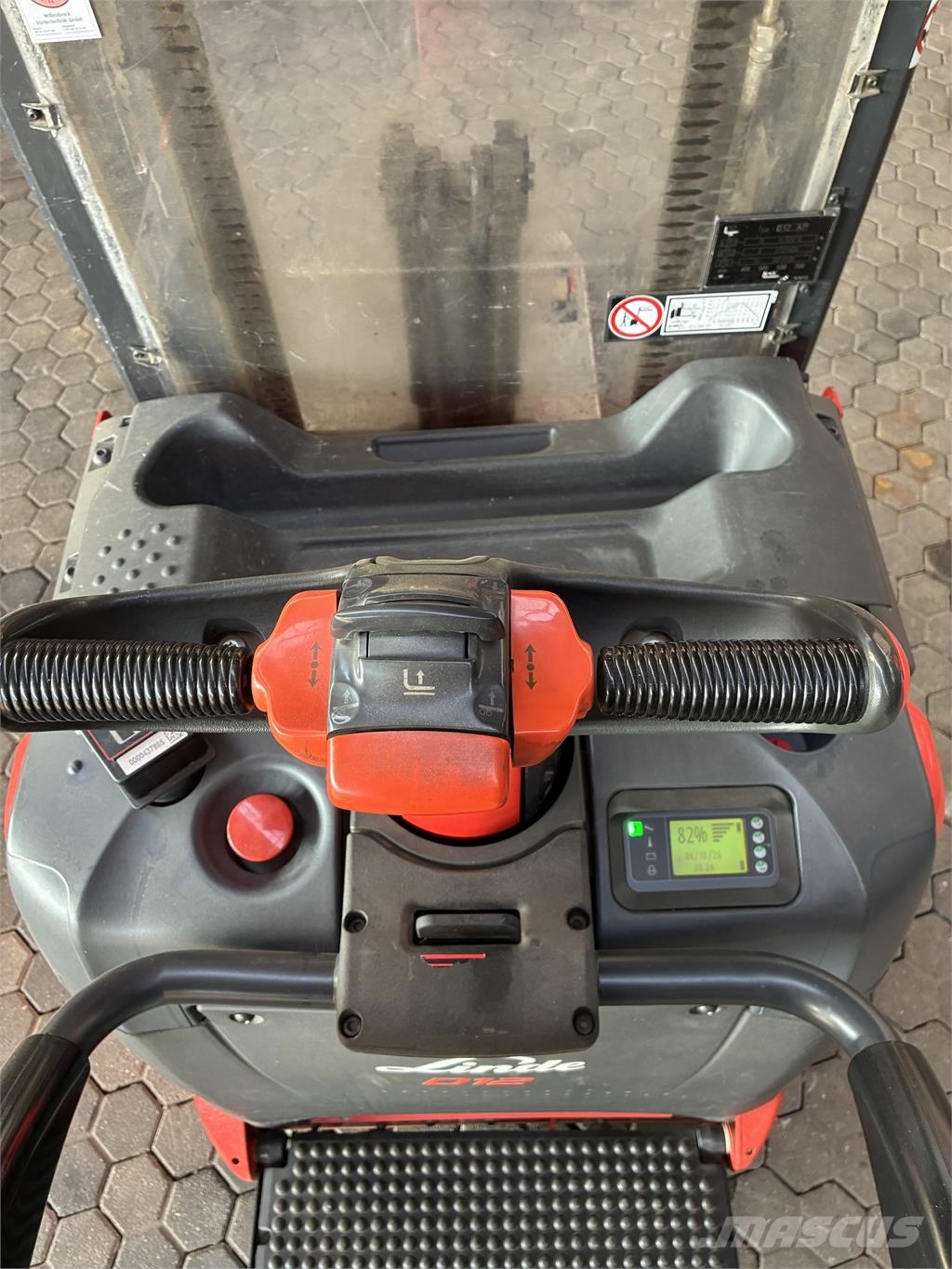 Linde D12AP Samopogonski ročni viličarji