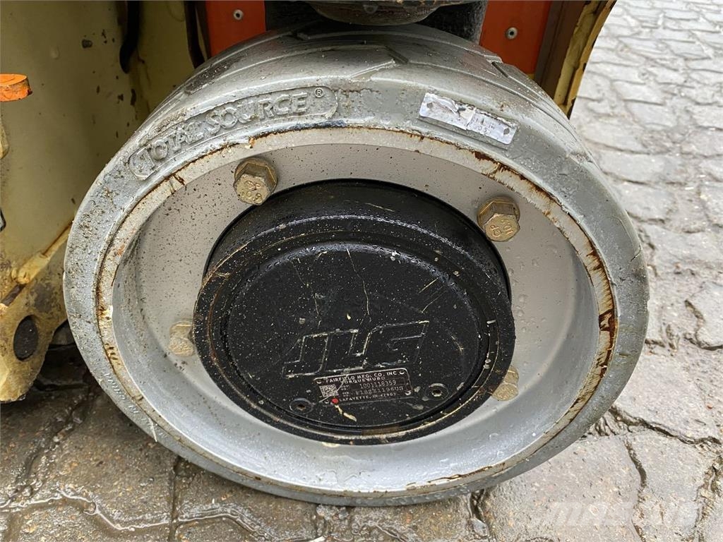 JLG 1230ES رافعات السارية الرأسية