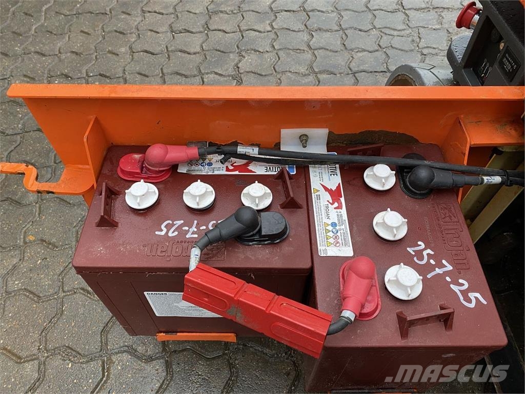 JLG 1230ES رافعات السارية الرأسية