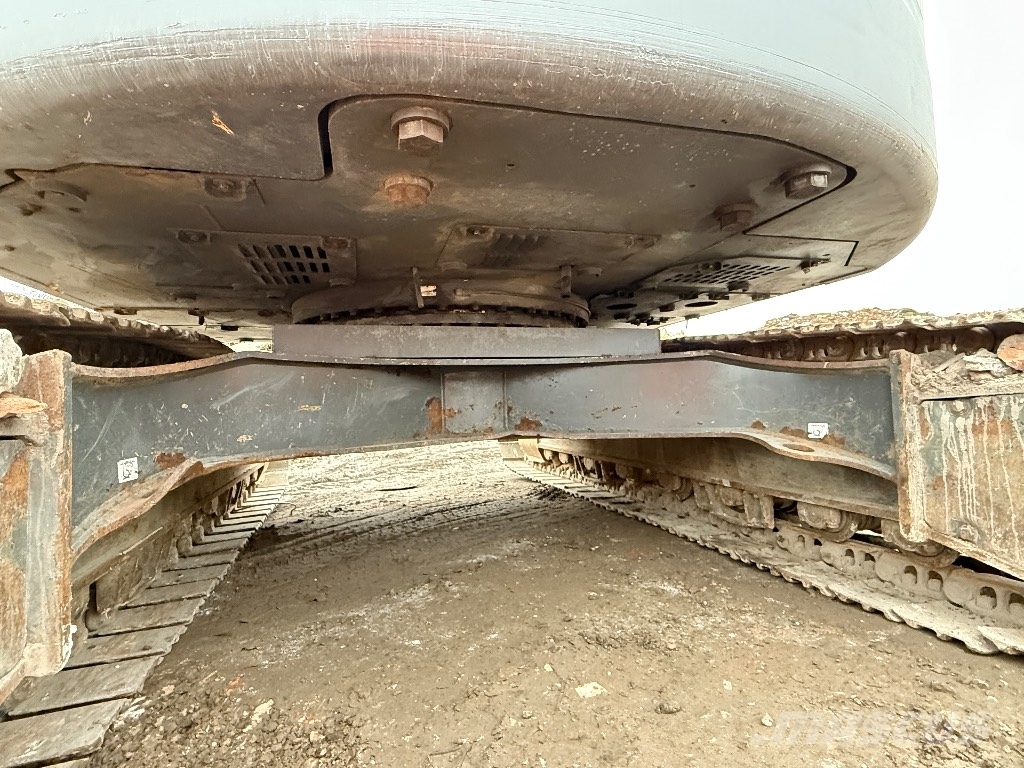 Volvo 235 el Kāpurķēžu ekskavatori