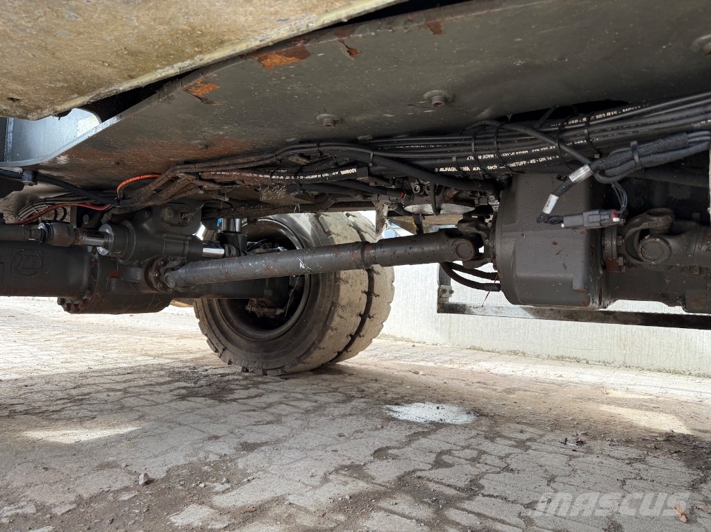 Sennebogen 818M E - 818 - 818 M - 821E - 821ME Βιομηχανικά μηχανήματα διαχείρισης αποβλήτων