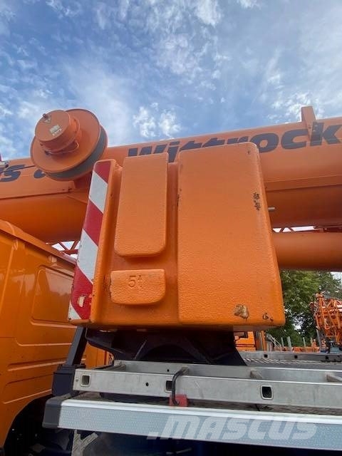 Liebherr LTF 1060-4.1 全路面起重機/吊車