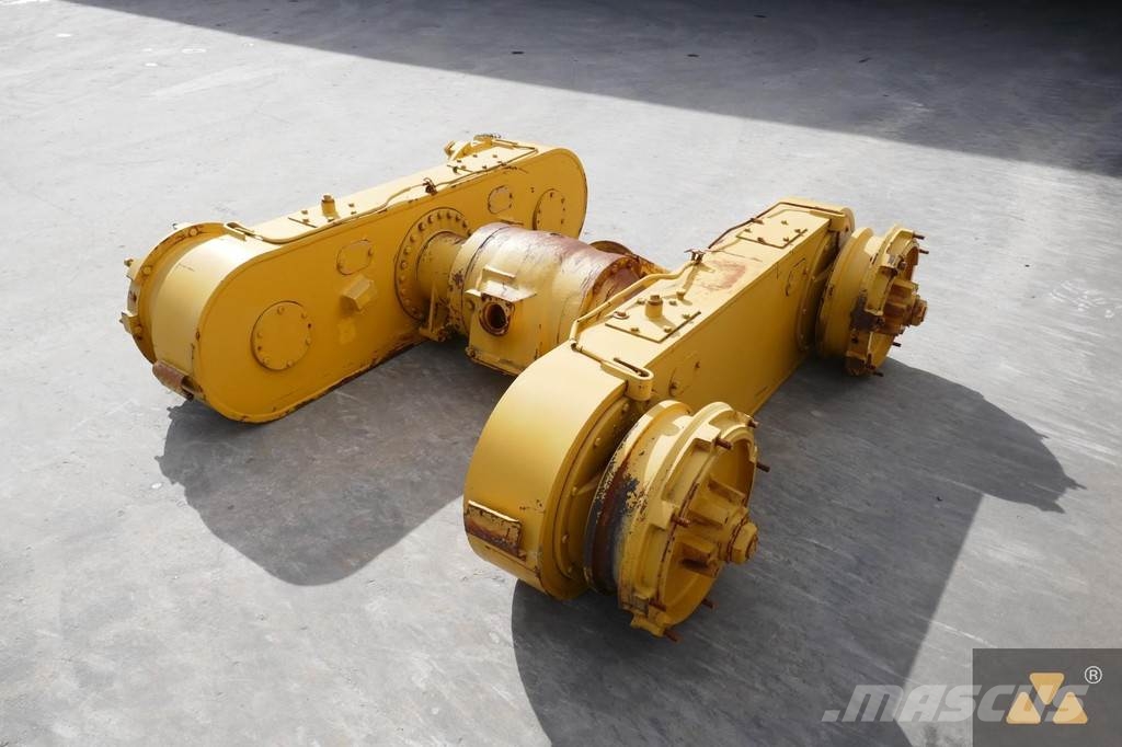 Komatsu GD650A Rear axle معدات النقل - غير ذلك
