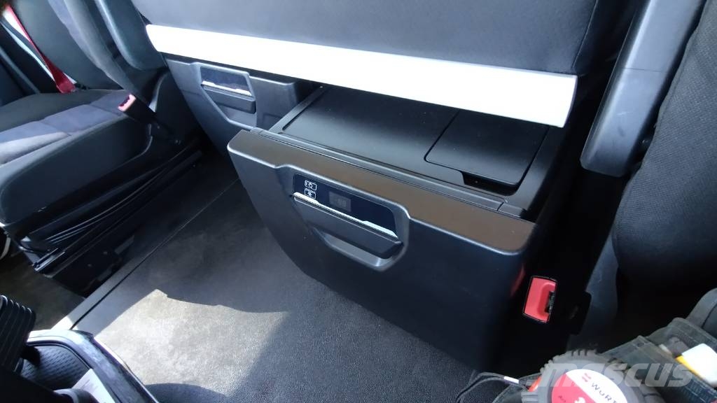 Iveco S-Way väliteli veturi, 280tkm Tractor Units
