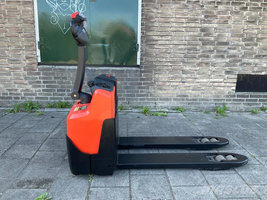 Toyota LWI160 1600KG PALLETWAGEN / HEFTRUCK Low lifter