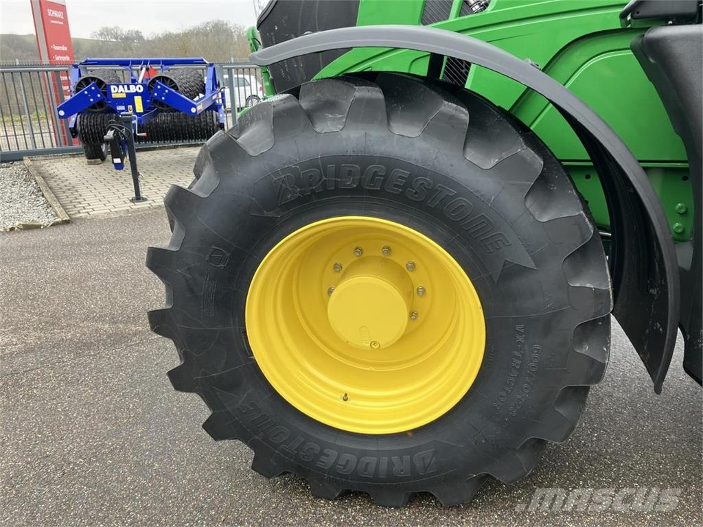 John Deere 6R 215 Tractoren