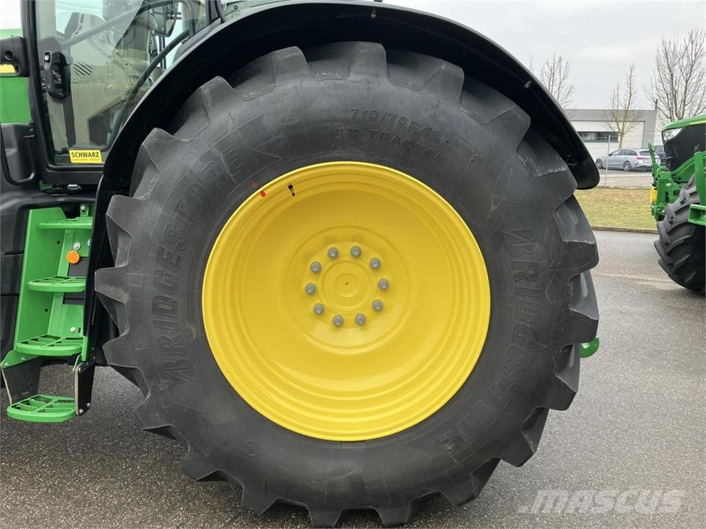 John Deere 6R 215 Tractoren