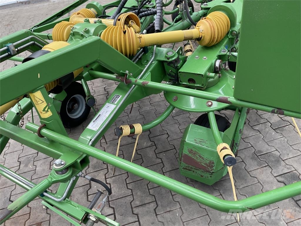 Krone KW 13.02 T مكابس وميبسات التبن