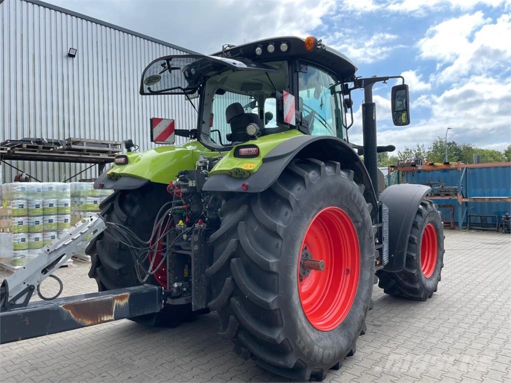 CLAAS Axion 810 CM 트랙터