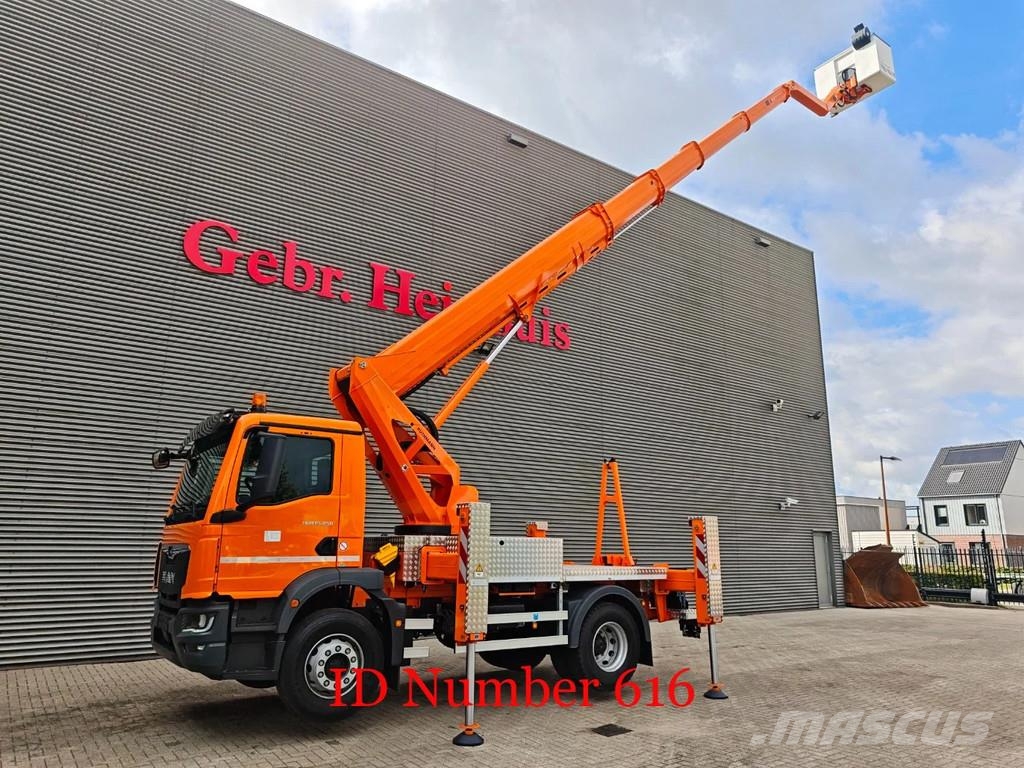 MAN TGM 15.250 4x2 Ruthmann T300.4 Teherautóra szerelt emelők és állványok