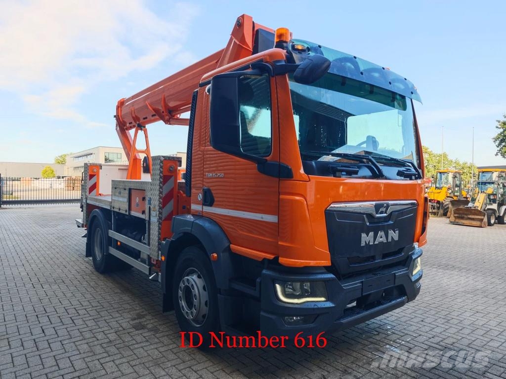 MAN TGM 15.250 4x2 Ruthmann T300.4 Teherautóra szerelt emelők és állványok