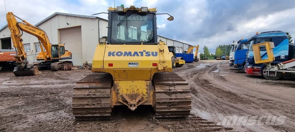 Komatsu D 65 PX-17 Pásové dozery