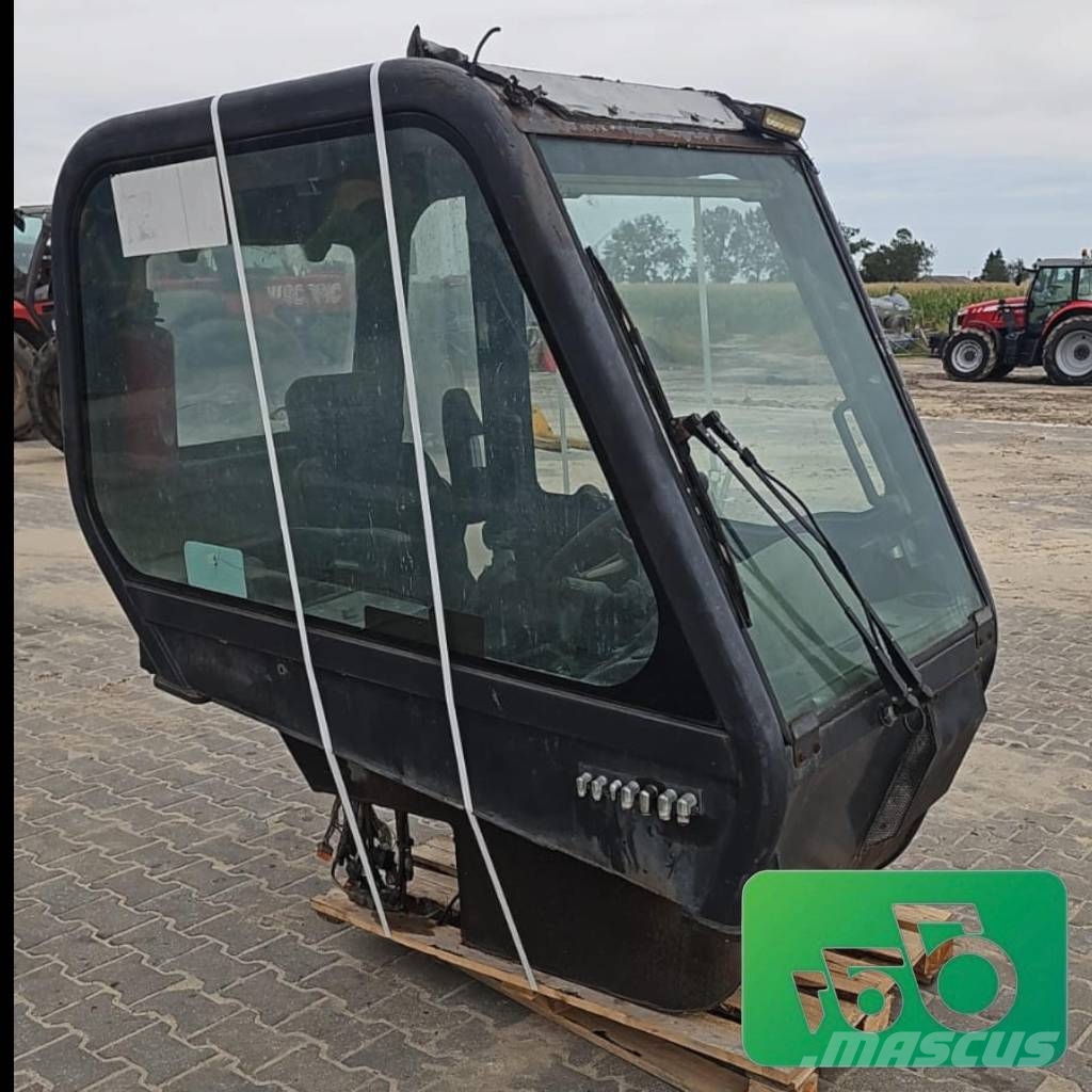 Massey Ferguson 2011 rok Complete Bobcat cab 驾驶室与内部