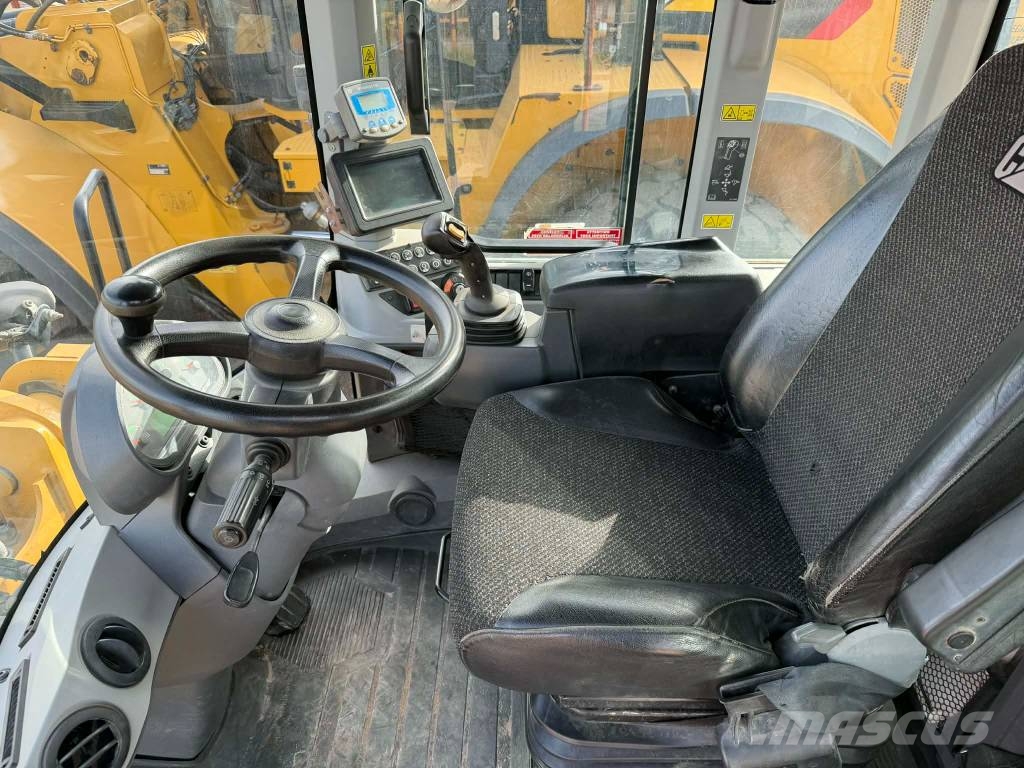 CAT 930 M WHEEL LOADER Φορτωτές με λάστιχα (Τροχοφόροι)