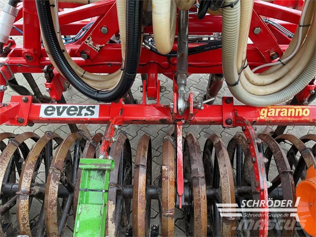 Evers STRIP TILL | GARANNO BI-GPS 8 R62 Rasturači đubriva