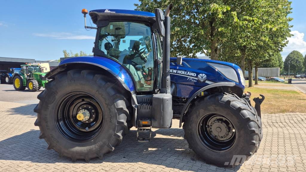 New Holland T 7.230 PC 40-eco Airbrakes, Frontlift BluePower الجرارات