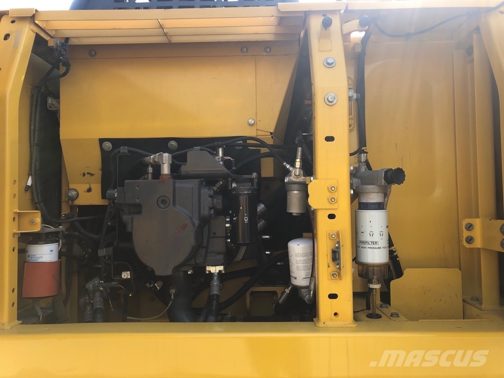 Komatsu PC 240 LC-10 Верижен екскаватор